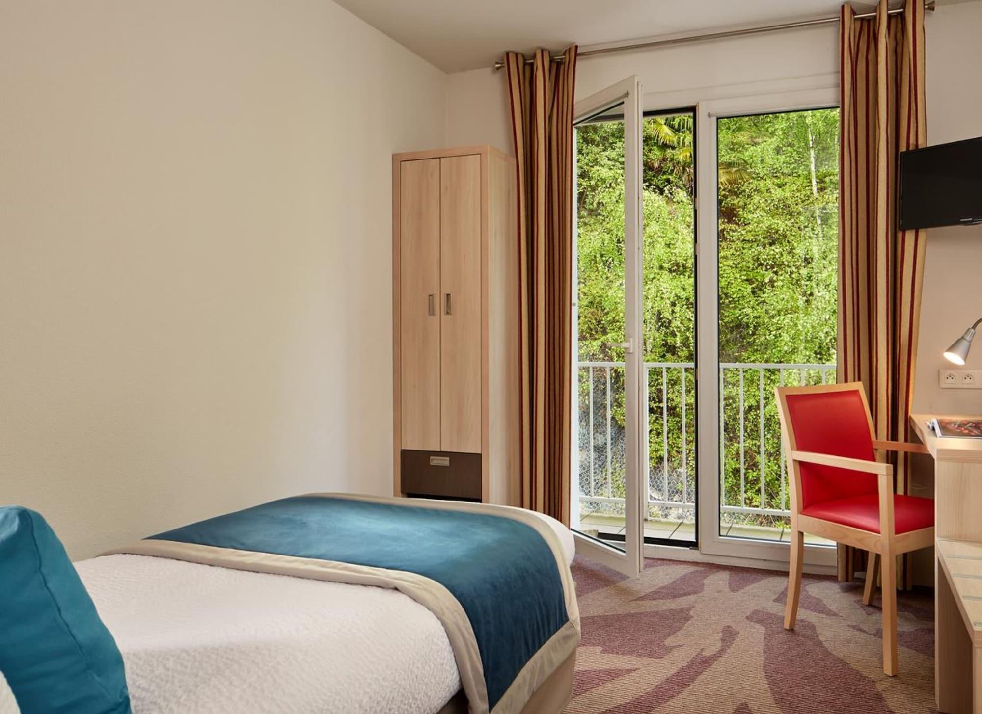 Hotel Roissy 4*