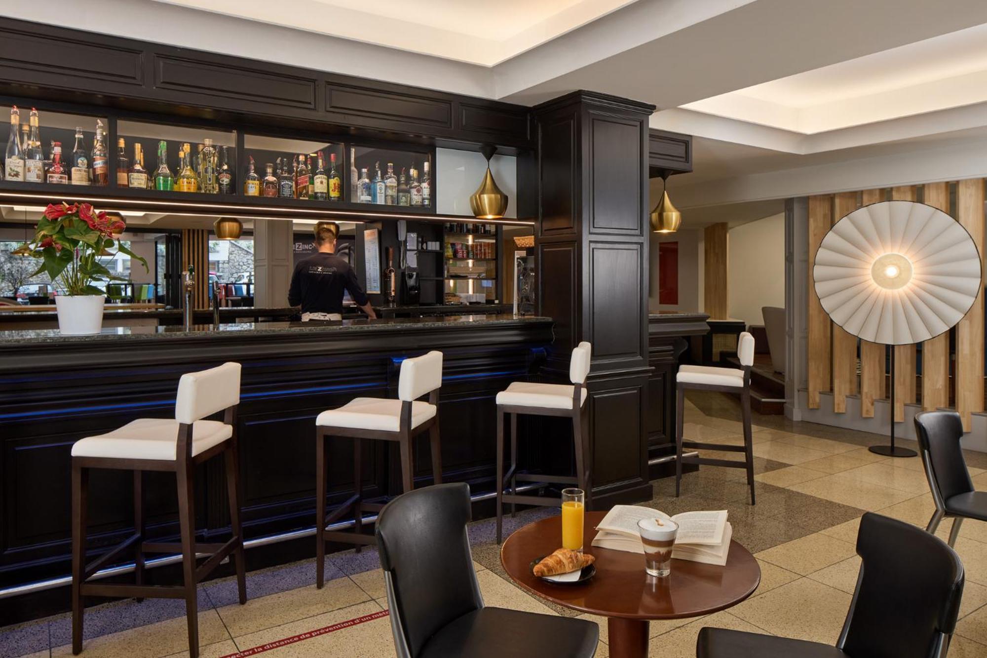 Roissy Hotel 4*